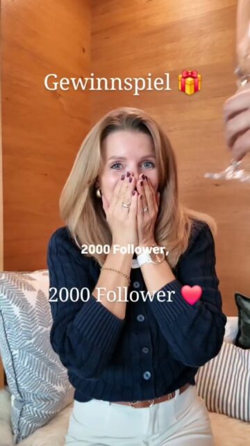 🎁 GEWINNSPIEL! 2.000 Follower

Wir feiern mit 350 €! 🥳
🤍 Wie schön, dass ihr hier seid! 🥹 

Das feiern wir gemeinsam und ich schenke euch etwas, das echte Veränderung möglich macht: 
✨ 1 CALL A FENG SHUI DESIGNER im Wert von 350 €! 

Du hast einen Raum, der einfach nicht rund läuft? 
Dir fehlen Ideen, die richtigen Farben oder ein klarer Plan? 

In 60 Minuten planen wir gemeinsam deine Raumveränderung – mit frischen Ideen, professionellem Interior Design und Feng Shui. 
Du gehst mit konkreten Lösungen und neuen Möglichkeiten für dein Zuhause oder Office raus! 

So landest du im Lostopf 🎉 

1. 🤍 Folge mir @Cornelia.Lavie 
2. 🏡 Markiere eine Person, die sich ebenfalls über eine persönliche Raumplanung freuen würde. 
3. ✨ Verrate mir, welchen Raum du endlich verändern möchtest. 
💌 Teile das Gewinnspiel gerne in deiner Story. Kein Muss, aber ich freue mich riesig! 

📅 Teilnahmeschluss: 31.10.2026, 23:59 Uhr 🎉 

Auslosung: 01.11.2026 per Zufall. 
Die Gewinnerin oder der Gewinner wird per DM benachrichtigt. 

Der Call muss bis 01.12.2026 wahrgenommen werden. 

Das Gewinnspiel steht in keiner Verbindung zu Instagram und wird weder gesponsert noch unterstützt oder organisiert. Teilnahme ab 18 Jahren. Keine Barauszahlung möglich. Der Rechtsweg ist ausgeschlossen. 

Danke, dass ihr Teil dieser Community seid! Auf die nächsten 2.000! 🥂🤍