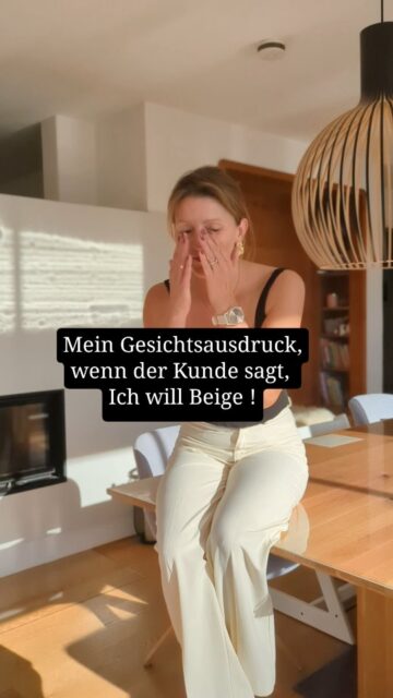 Dein Wohnzimmer ist nicht langweilig. Du hast nur Angst vor Farbe.

Die gute Nachricht: Du musst nicht die ganze Wohnung umstreichen. Ein Kissen, ein Sessel, ein Bild reicht und der Raum wirkt sofort lebendiger.

5 Farbkombis, die immer Mega aussehen:

- Latte & Burgundy
- Hellblau & Schokobraun
- Café & Steingrau
- Senfgelb & Malve
- Orange & Greisch

➡️ Für mehr Farbvarianten folge mir 

 

RAUMWIRKUNG
RAUMPLANUNG
FENG SHUI 
INTERIOR DESIGN

Pics inspired by Pinterest