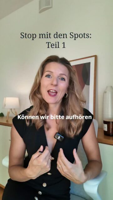Deine Decke ist nicht das Problem. 
Die 14 Spots darin schon. 💡 

Einbauspots sind nützlich, keine Frage. 
Aber sie sind zur Standardlösung für ganze Häuser geworden. 

Das Ergebnis: Decken wie Schweizer Käse, Licht nur von oben und Räume, die flach wirken, mit harten Schatten. 

Im nächsten Reel zeige ich dir, wie Designer es stattdessen machen. 

👉 Folge mir, damit du Teil 2 nicht verpasst. 

Und jetzt ehrlich: Wie viele Spots hast du in deinem Wohnzimmer? 
Schreib die Zahl in die Kommentar

RAUMWIRKUNG
RAUMPLANUNG
INNENEINRICHTUNG
FENG SHUI 
INTERIOR DESIGN
