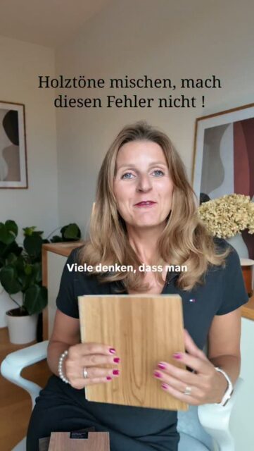 Holz mischen? Unbedingt. 🤎 

Ein Raum wirkt nicht automatisch harmonischer, wenn überall derselbe Holzton verwendet wird. 

Im Gegenteil: Verschiedene Hölzer können einem Raum viel mehr Tiefe und Charakter geben. 

Der Trick liegt nicht darin, alles gleich zu machen – sondern die richtigen Töne miteinander zu verbinden. 

Speichern für deine nächste Interior-Entscheidung. ✨